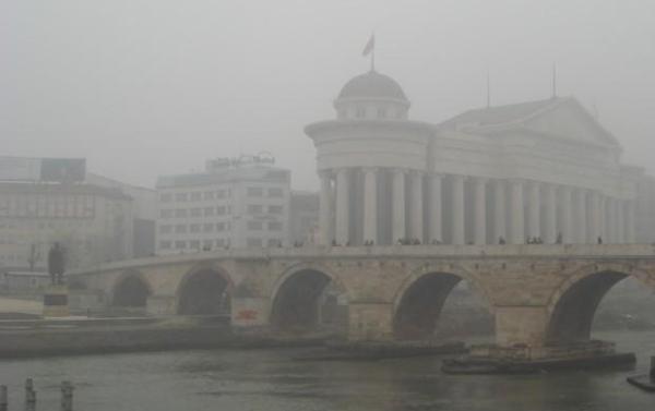 Град Скопје за загадениот воздух: Поради поскапување на струјата, многу граѓани оваа година за огрев ќе користат дрва