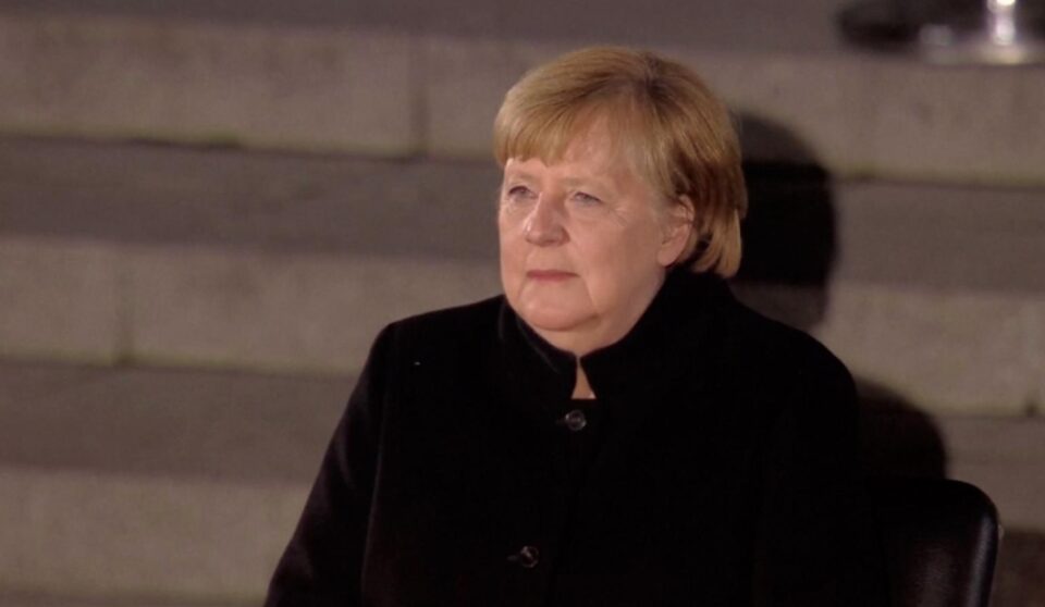 Ограбена поранешната германска канцеларка Ангела Меркел