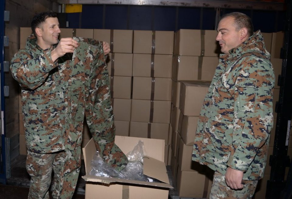 Армијата доби нови 7.000 борбени униформи и 700 комплети униформи за специјалните сили