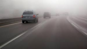 АМСМ: Намалена видливост поради магла и претежно влажни коловози