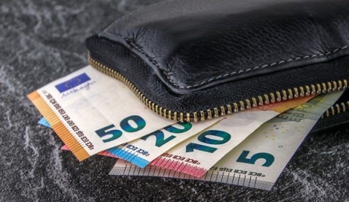 Од 1 јануари минималната плата во Црна Гора ќе изнесува 450 евра