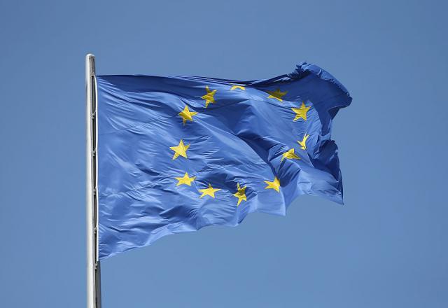 ЕУ го усвои стратешкиот компас за одбрана
