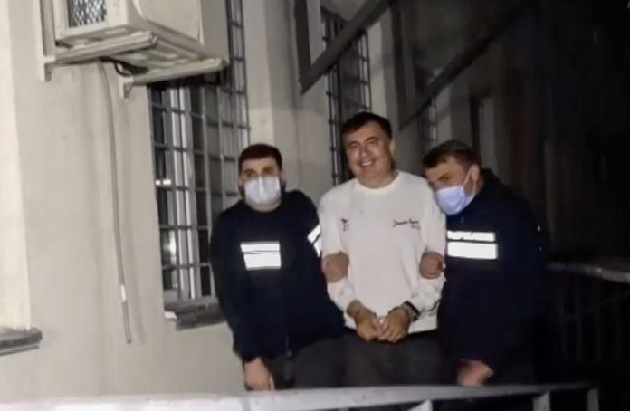 Поранешниот грузиски претседател Саакашвили ќе биде прегледан од психијатар