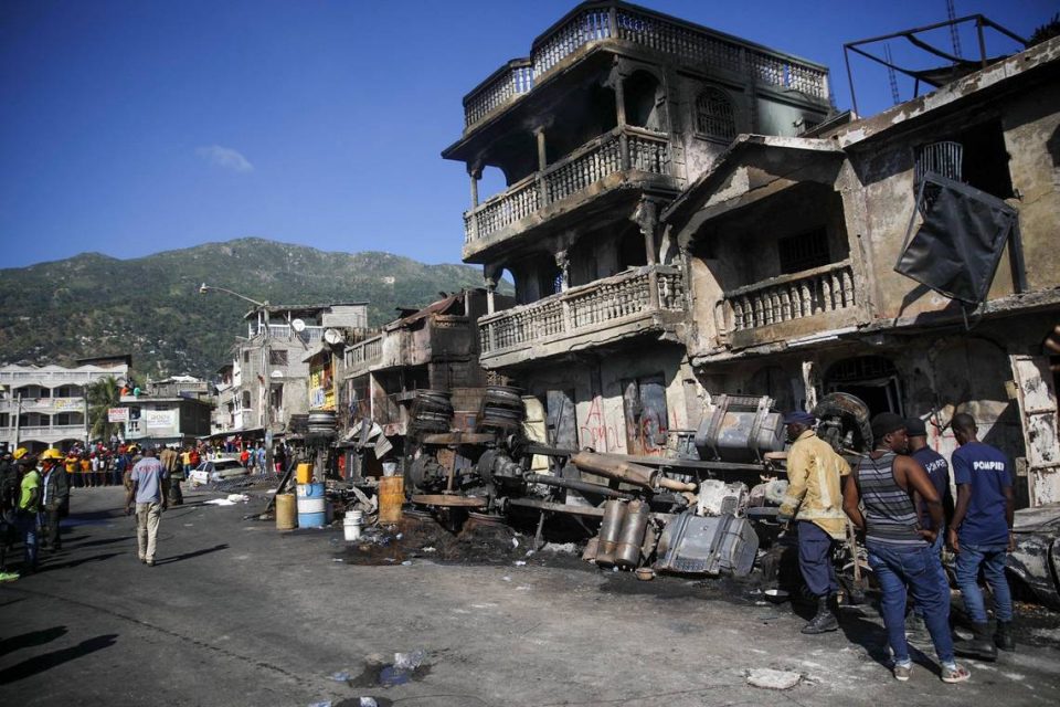 Во експлозија на цистерна со гориво загинаа над 75 лица на Хаити