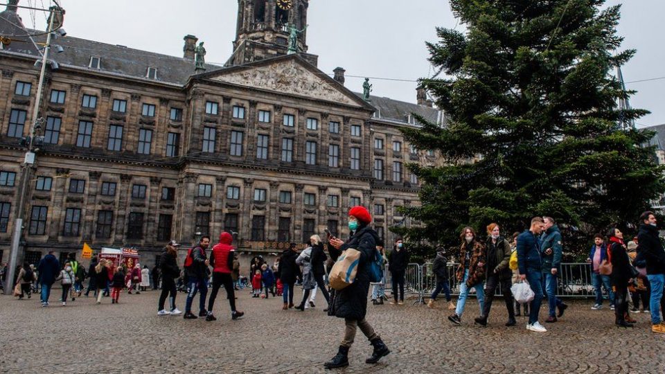 Божиќен карантин во Холандија, се затвораат продавниците, училиштата, рестораните
