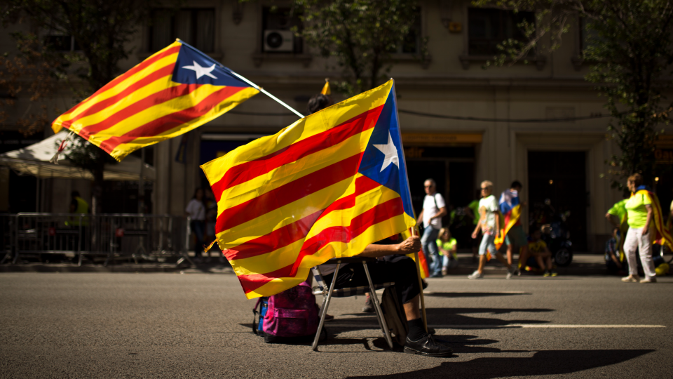 Каталонија повторно воведува полициски час во борбата против Ковид-19