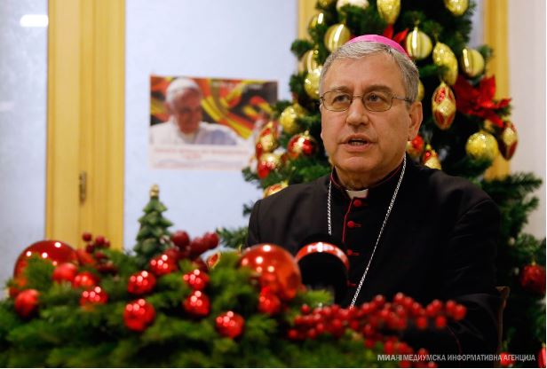 Божиќна честитка на бискупот скопски и струмичко-скопски епарх Киро Стојанов
