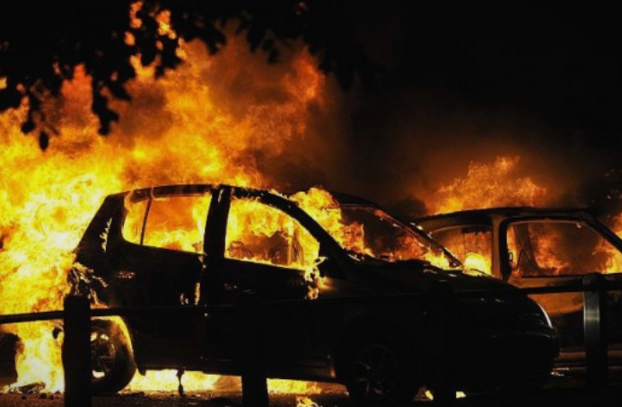 Се запалил „Фолксваген венто“ сопственост на 25 годишен скопјанец од Грчец