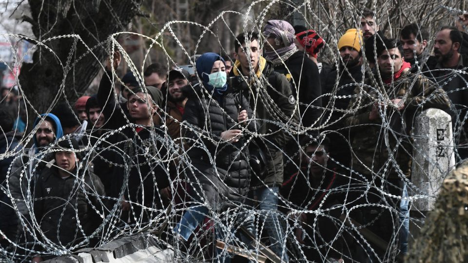 Србин приведен за шверц на мигранти