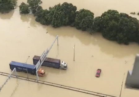 Во Малезија поради поплави евакуирани повеќе од 22.000 луѓе