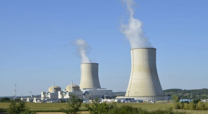 Затворена француската нуклеарна централа Сиво поради дефект