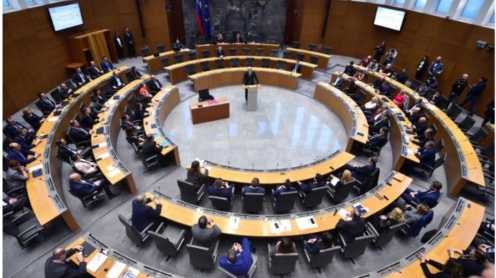 Словенечкиот парламент ја отфрли интерпелацијата против министерот за животна средина