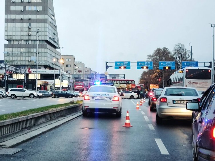 Сообраќајка кај Мавровка, повредени четири лица