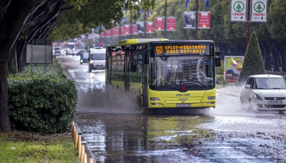 Поплавени улиците во Сплит