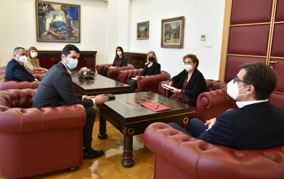 Средба на претседателот Пендаровски со директорот на Националната агенција за европски образовни програми и мобилност, Марко Ѓоргиевски