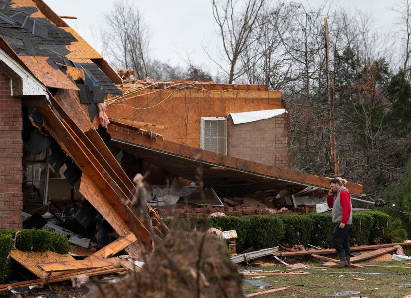 Повеќе од 70 загинати од торнадата во Кентаки