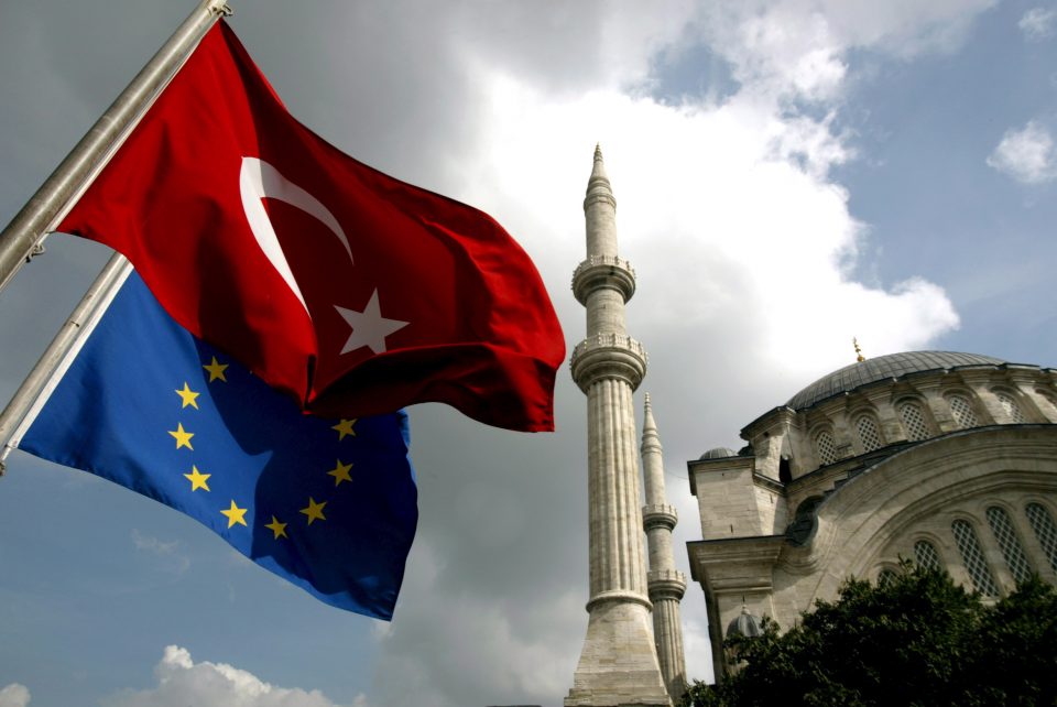 Турција продолжува да се оддалечува од ЕУ