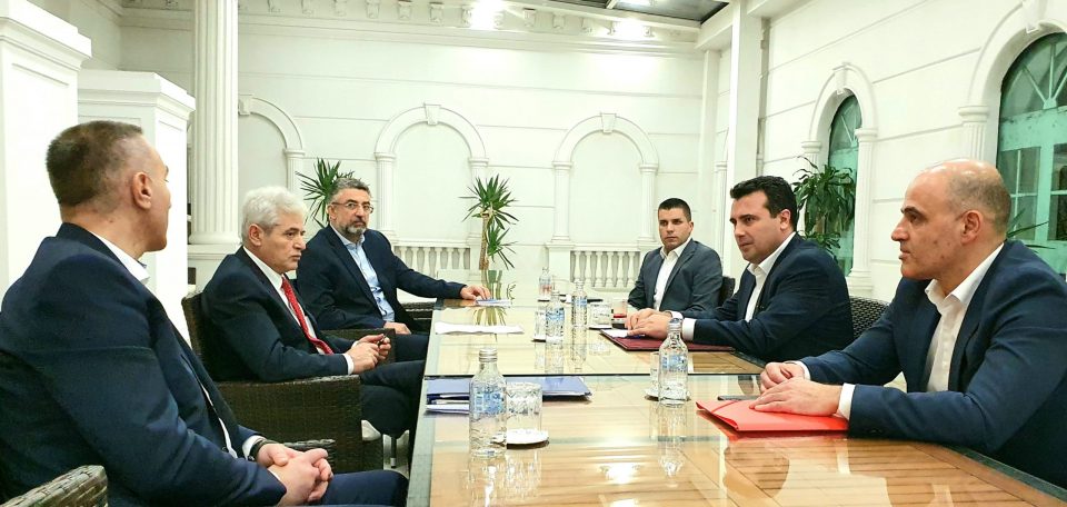 Заев, Ахмети и Ковачевски порачаа дека Владата е стабилна, следните избори ќе бидат редовни