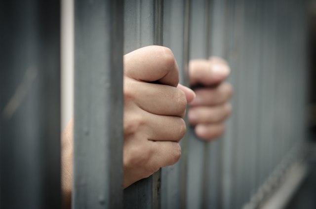 Приведен 33-годишен скопјанец за доиздржување на затворска казна