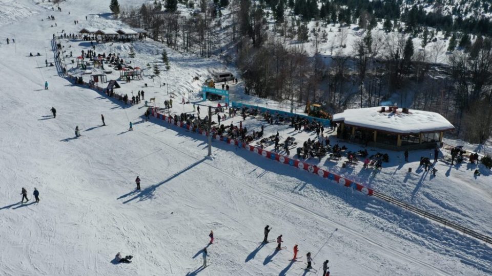 Успешно продолжува скијачката сезона во Ски – центарот “Нижеполе”