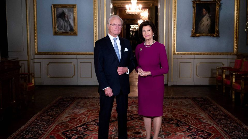 Кралот и кралицата на Шведска позитивни на коронавирусот