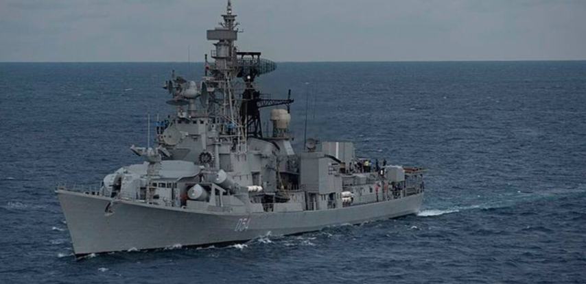 Најмалку тројца морнари загинаа во експлозија на брод на индиската воена морнарица