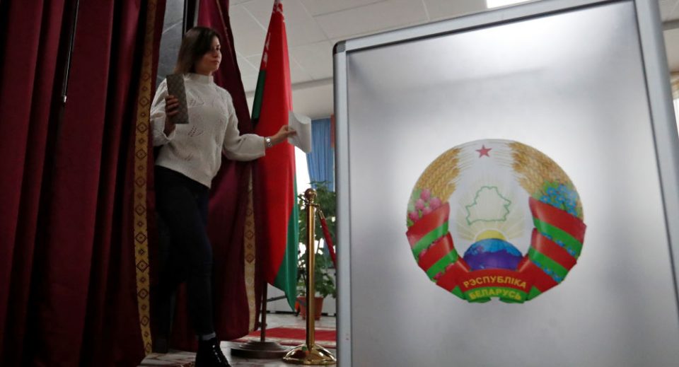 Белорусија за 27 февруари закажа уставен референдум за засилување на позицијата на Лукашенко
