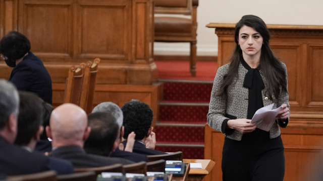 Бориславова: Софија е спремна да пружи рака за конструктивен дијалог со Скопје