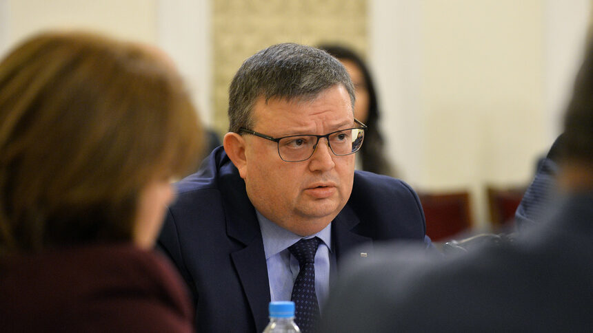 Претседателот на бугарската Антикорупциска комисија поднесе оставка