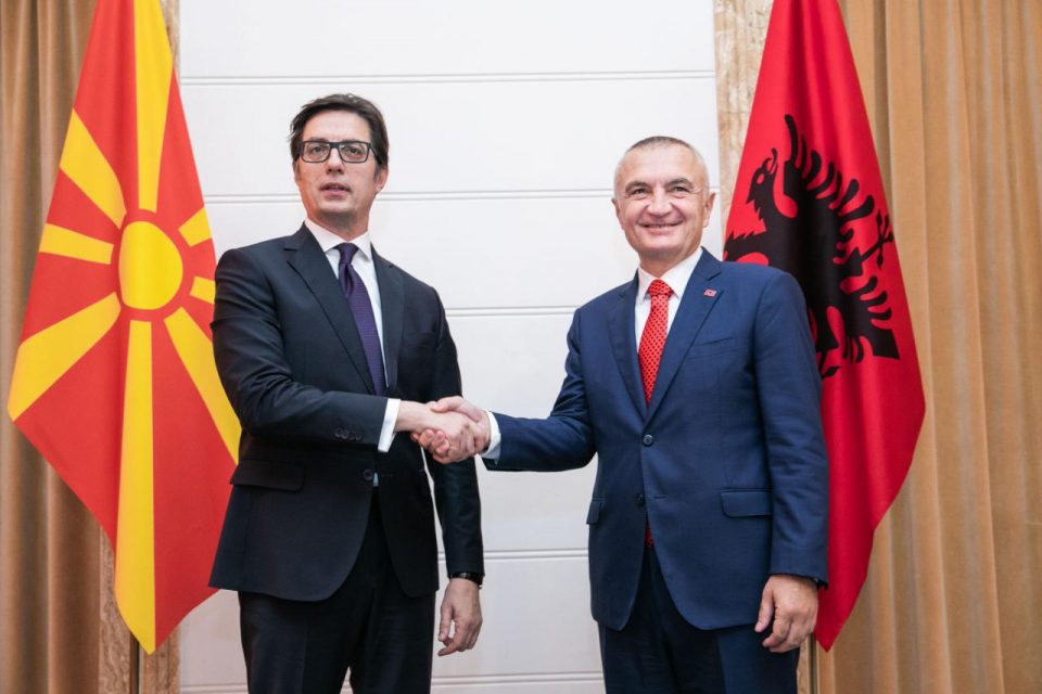 Средба на претседателот Пендаровски со албанскиот колега Мета
