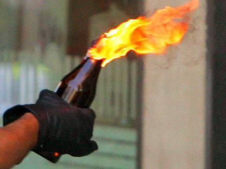 Запалива материја фрлена на тераса во скопски Чаир