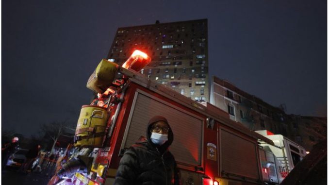 19 лица загинаа во пожар во зграда во Њујорк