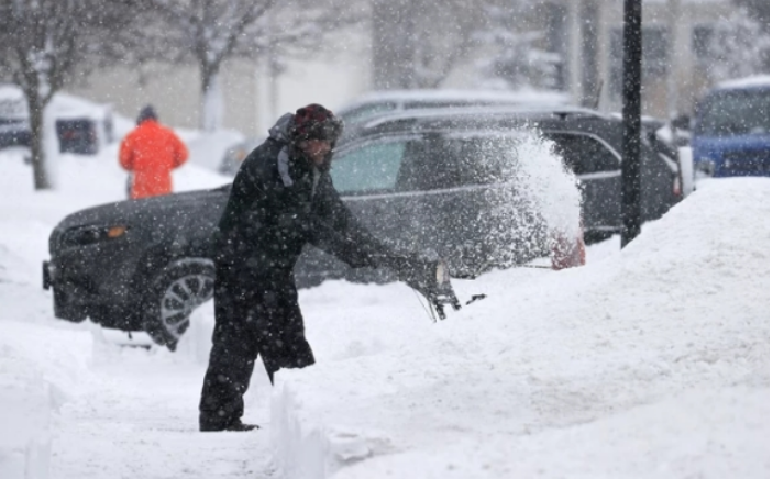 Поради зимска бура во североисточниот дел на САД, откажани повеќе од 1.400 лета