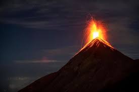 Ерупцијата на вулканот кај Тонга предизвика предупредување за цунами во САД и Чиле