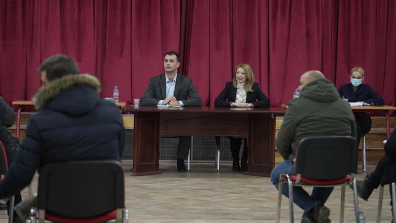 Градоначалниците Стојкоски и Арсовска со жителите на Ѓорче Петров