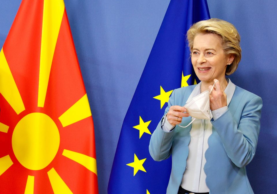 „Ве сакаме во ЕУ“: Фон дер Лајен твитна на македонски јазик
