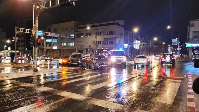 (ФОТО) Тешка сообраќајна несреќа вечерва пред Влада, има и повредени