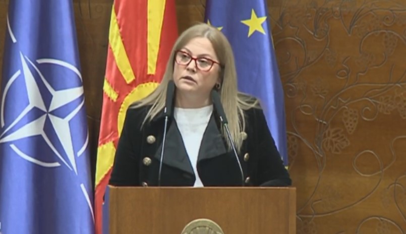 Стојаноска: Власта вели дека од ЕУ кажуваат дека предлогот е добар, но не слуша што вели македонскиот народ