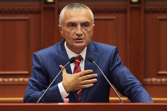 Албанскиот Уставен суд пресече: Мета останува претседател – не го прекршил Уставот