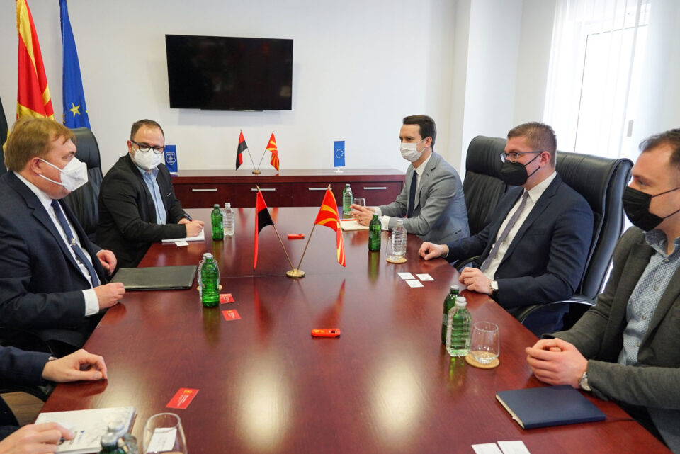 Мицкоски оствари средба со амбасадорот на Чешката Република во Македонија, Јарослав Лудва