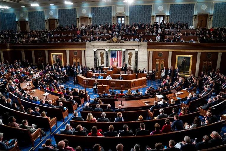Американскиот Сенат усвои резолуција за поддршка на Украина