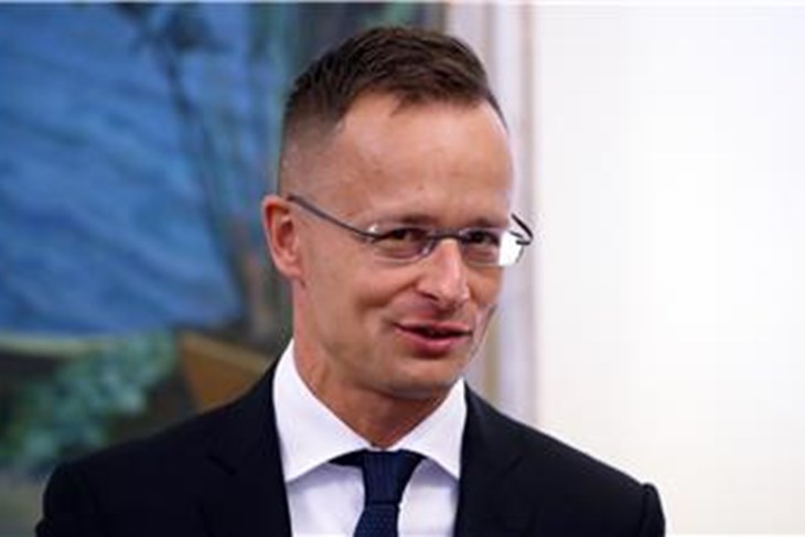 Унгарија се понуди за домаќин на преговорите меѓу Русија и Украина