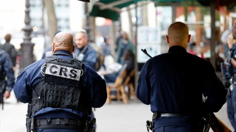 Полицијата во Париз застрела маж што се заканувал со нож на железничка станица
