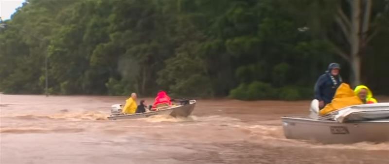 Најмалку осум жртви во поплави во Австралија