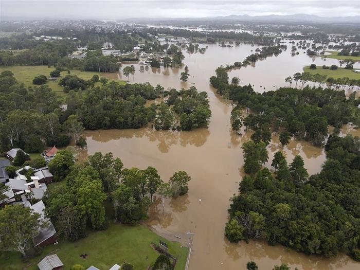 Расте бројот на жртви во големите поплави на источниот брег на Австралија