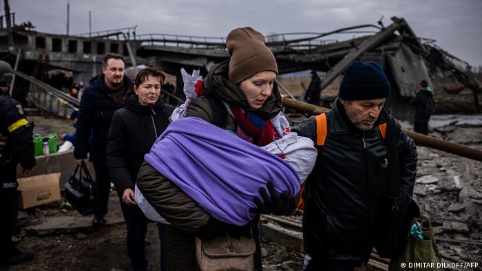 Украина денеска планира да отвори девет хуманитарни коридори
