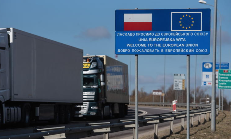 Ослободени македонските камиони кои беа запленети во Украина