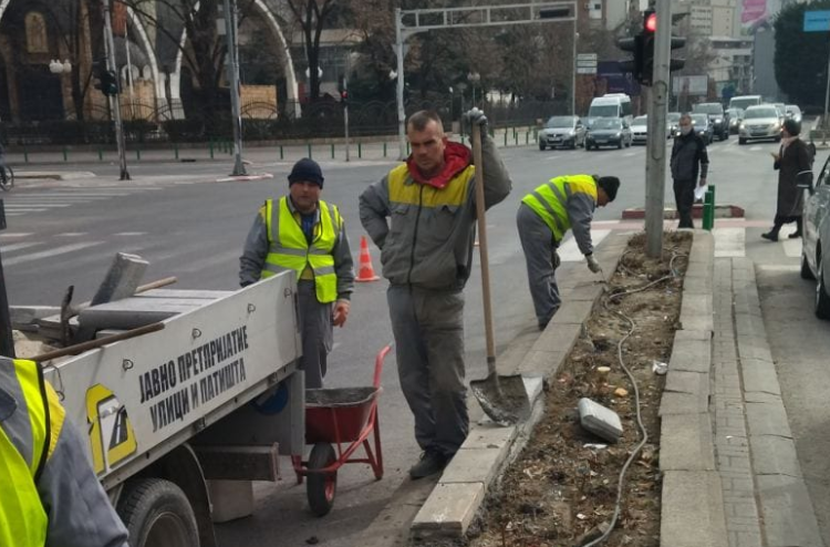 Продолжуваат тековните активности на ЈП “Улици и патишта” – Скопје
