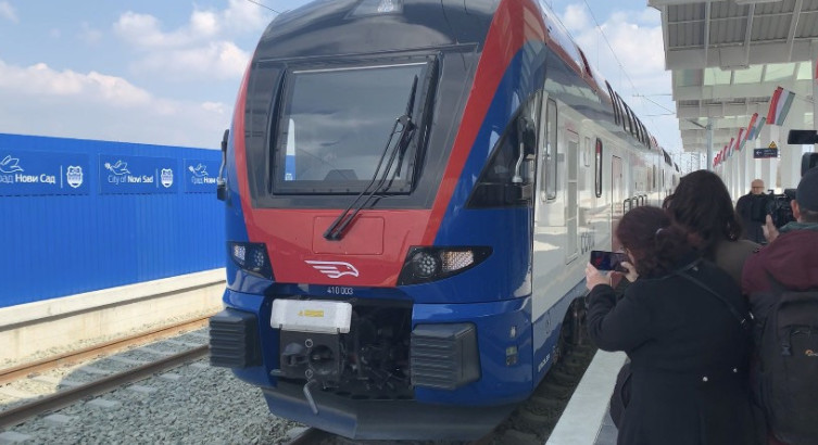 Вучиќ и Орбан ја отворија за сообраќај брзата пруга Белград-Нови Сад