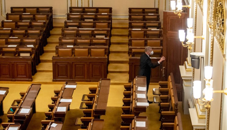 Чешкиот парламент одобри распоредување војници во Словачка